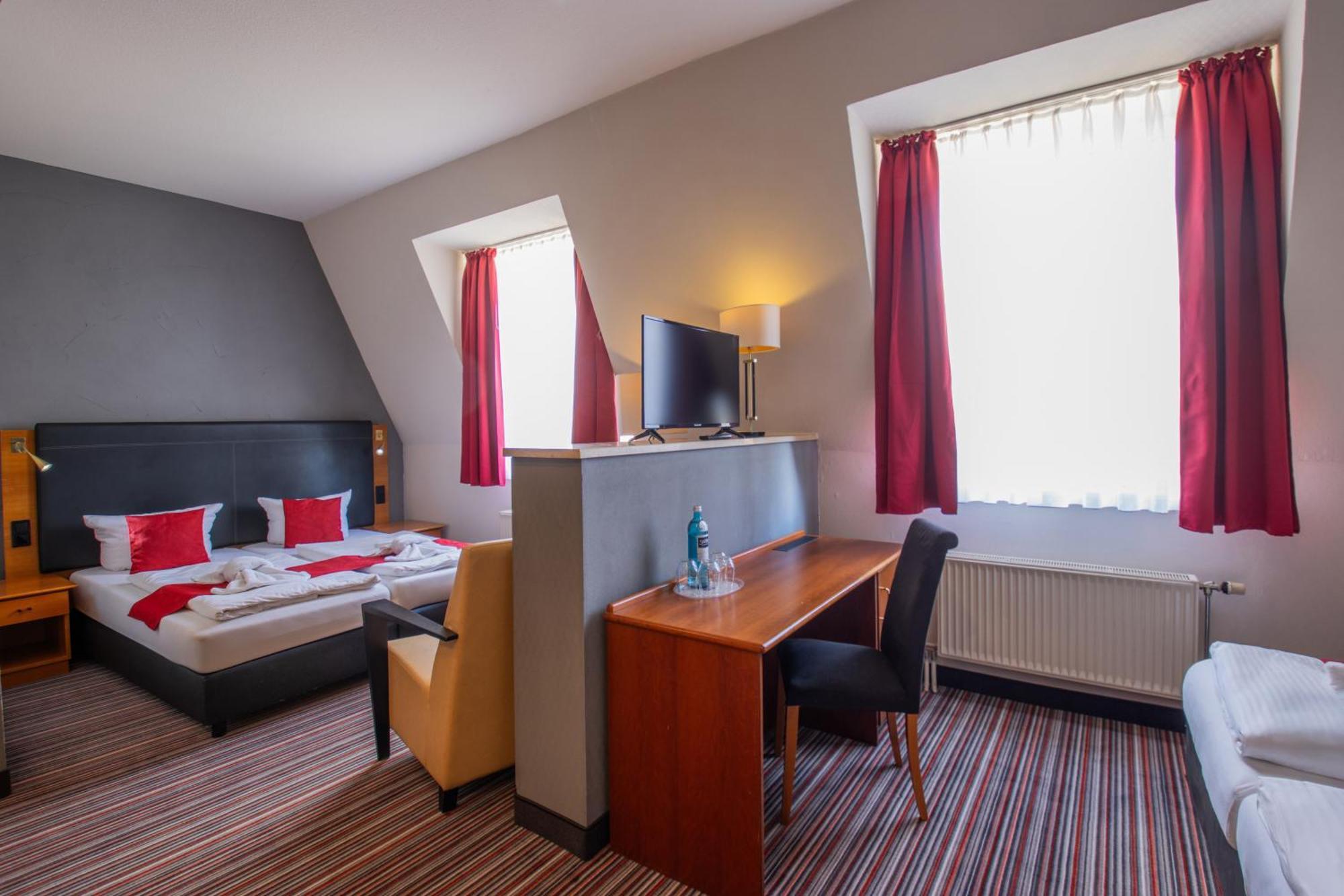 Seehotel Brandenburg An Der Havel Brielow Exterior foto